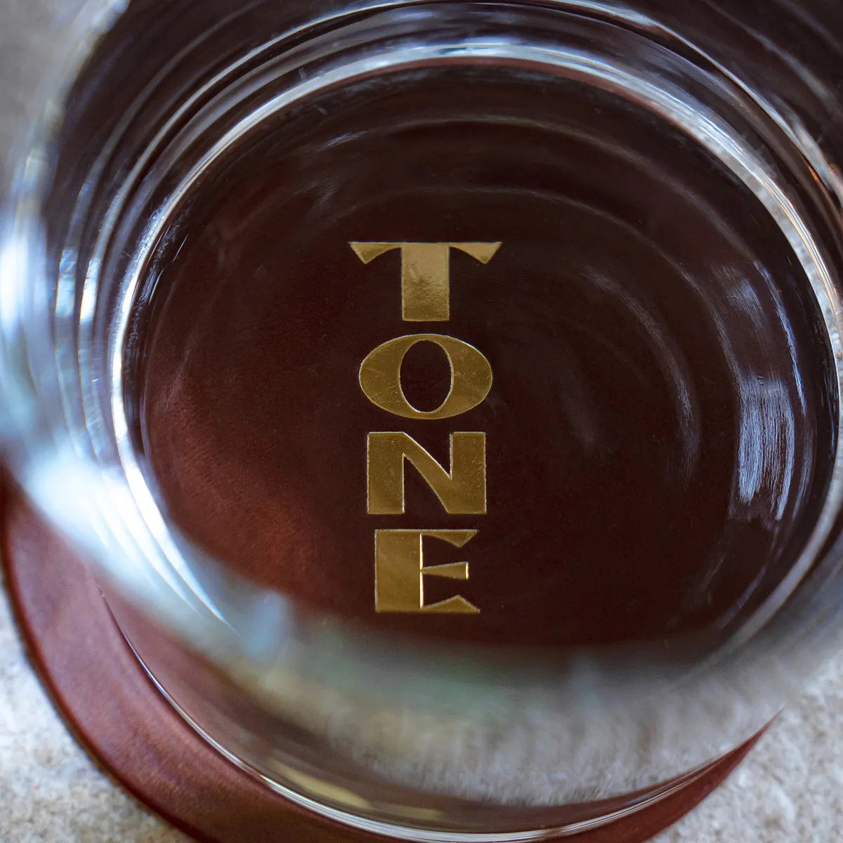 TONEオリジナルコースター赤茶色のイメージ