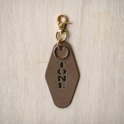 TONEオリジナルキーホルダーアーモンド色イメージ