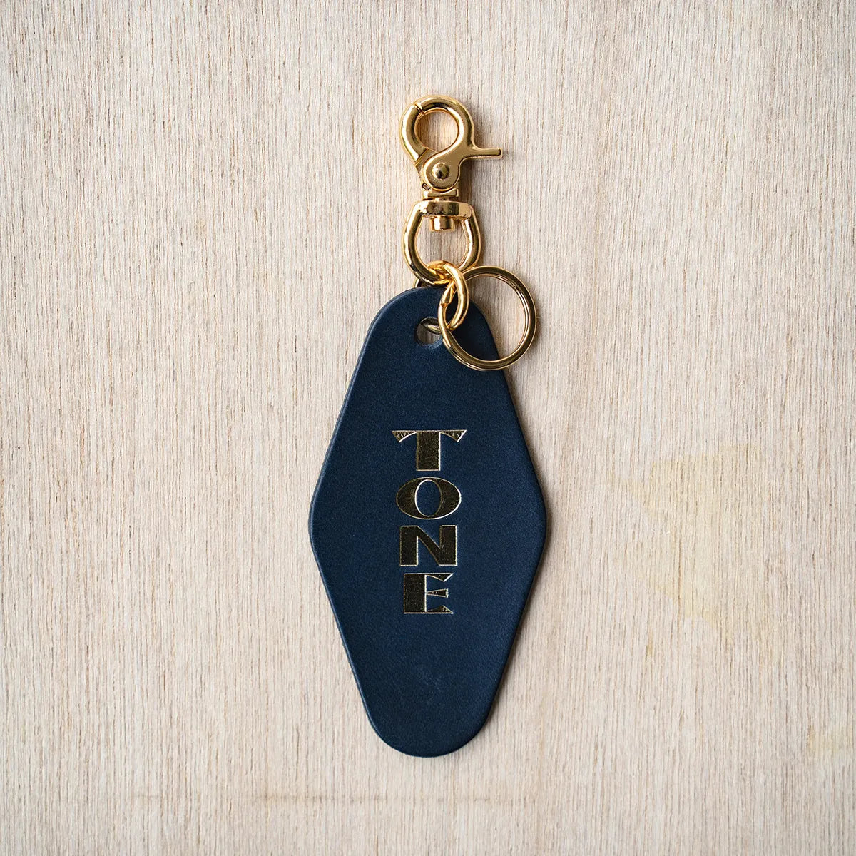 TONEオリジナルキーホルダーネイビー色イメージ