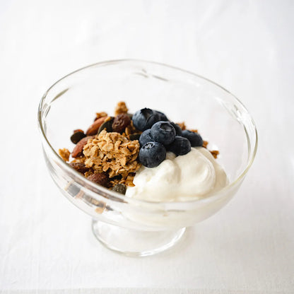 ヨーグルトと玄米グラノーラを合わせた写真