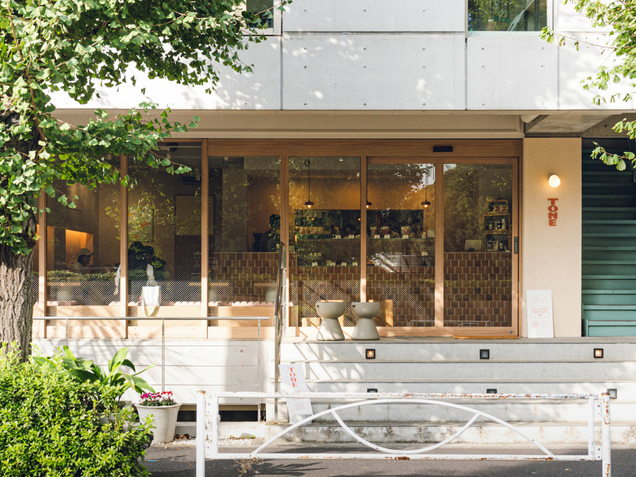 駒沢にあるTONE実店舗の外観写真